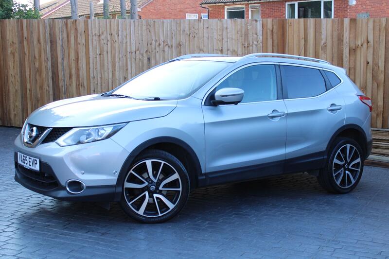 NISSAN QASHQAI 1.5 dCi Tekna